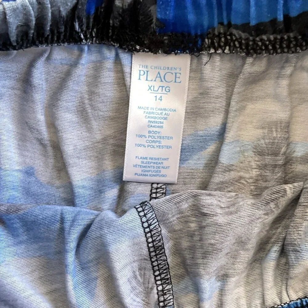SHARK PAJAMAS LOUNGWEAR SHORTS AND SHIRT